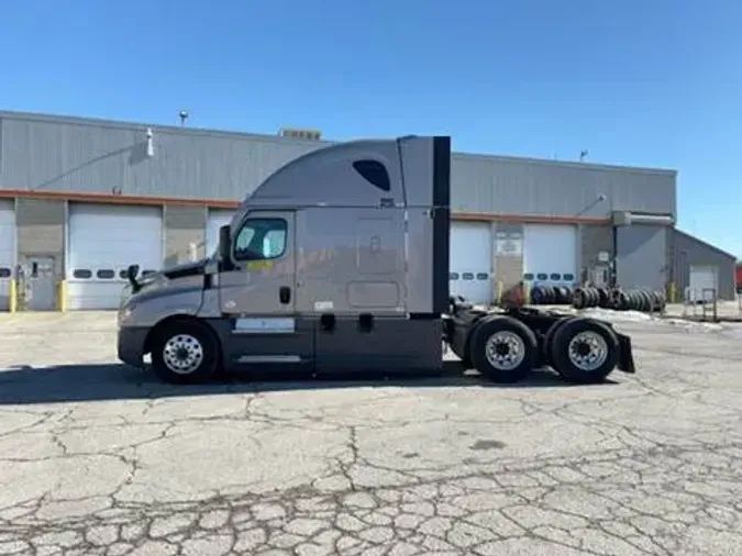 2023 Freightliner Cascadia