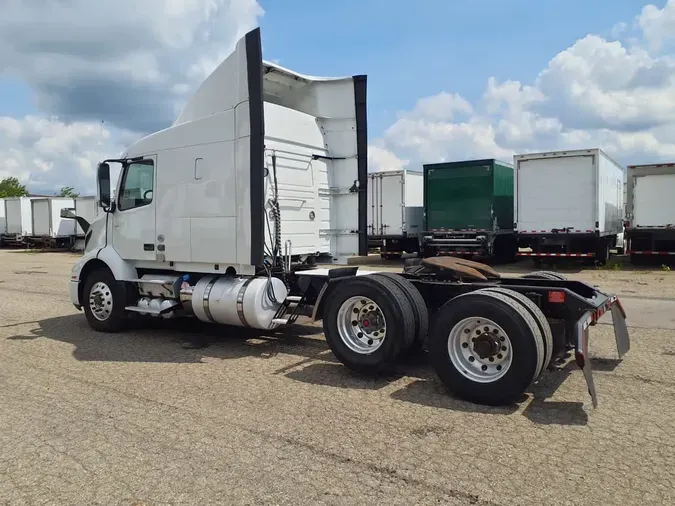 2020 VOLVO VNR62T640
