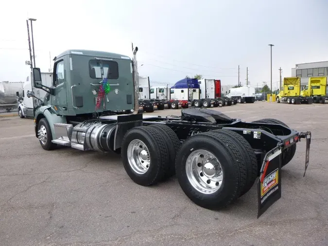 2021 Peterbilt 579768854ad24e389a36fcdc69a9542a03d