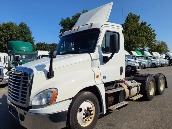 2016 FREIGHTLINER/MERCEDES CASCADIA 1257689b04c6571840e525618587bbb1125