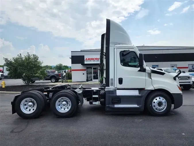 2022 FREIGHTLINER CA126768b9aefd79474e3f40988afaa5d99ef