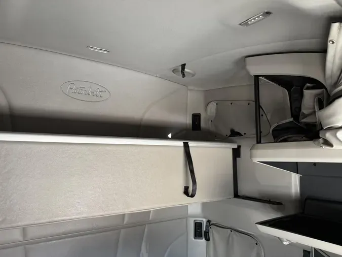 2021 Peterbilt 579768cbd60cd21372ad9dc2305f55e65e3