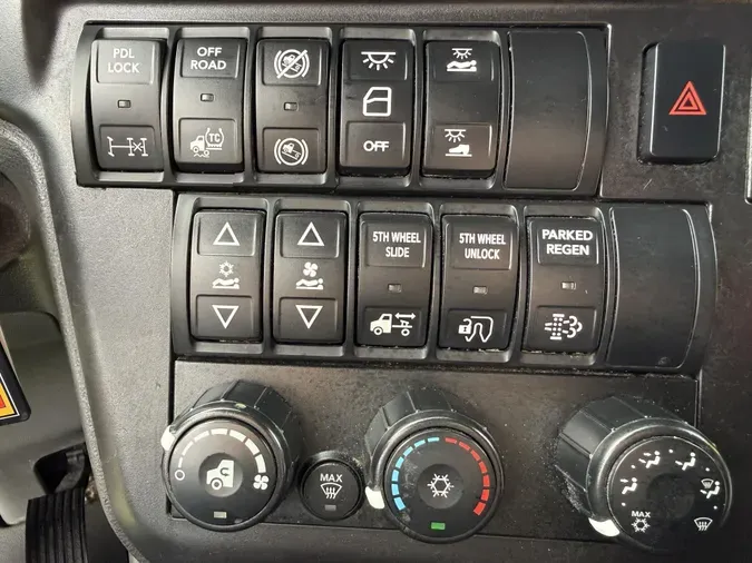2022 International LT625