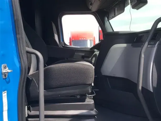 2021 FREIGHTLINER CA126