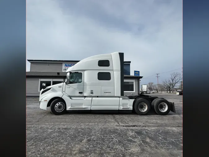 2022 VOLVO VNL64T860