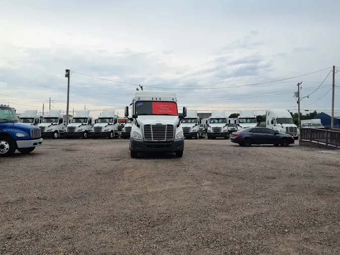 2020 FREIGHTLINER CASCADIA 113