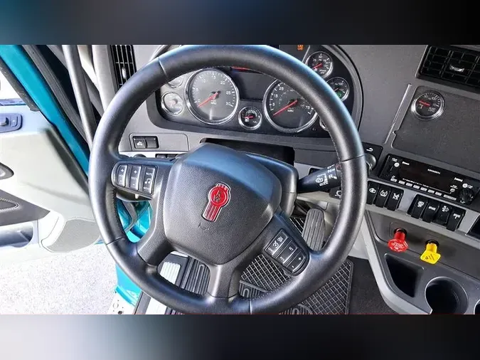 2021 KENWORTH T680