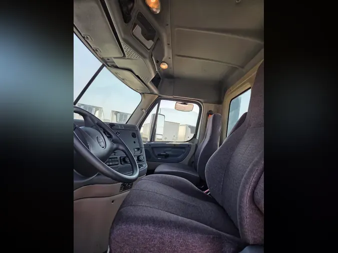 2017 FREIGHTLINER CASCADIA 113