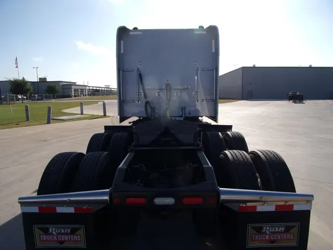2023 Peterbilt 389