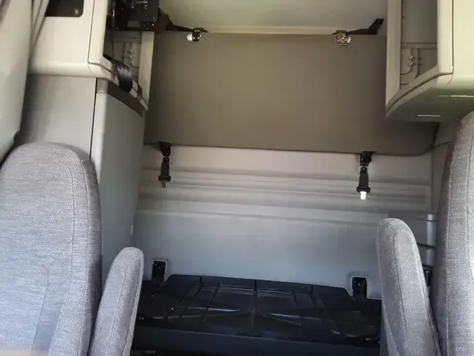 2020 VOLVO VNR64T-640