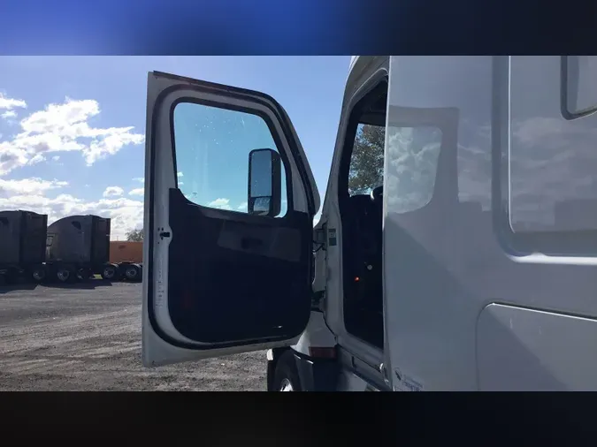 2021 Freightliner Cascadia 12676a84d3ae6e6a633a713a16a7d298988