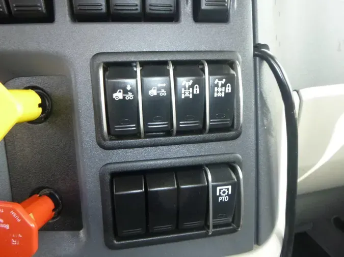 2020 Peterbilt 567