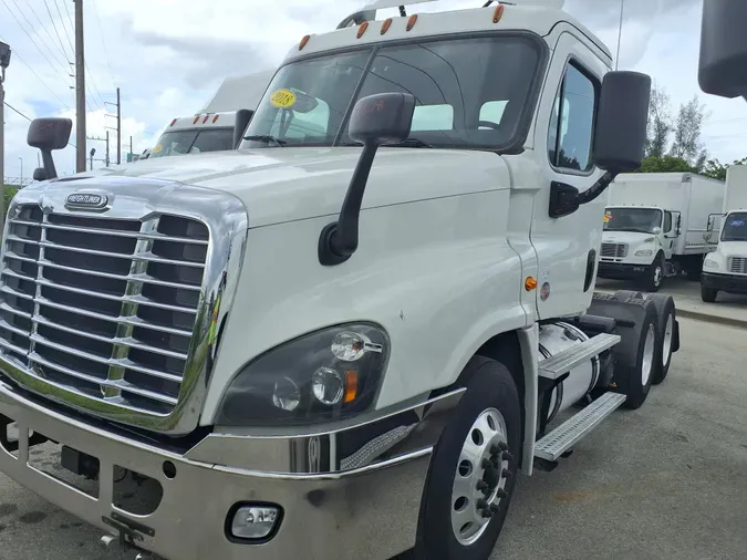 2018 FREIGHTLINER/MERCEDES CASCADIA 12576aed192cb2c377be0f96c87886c6aa0