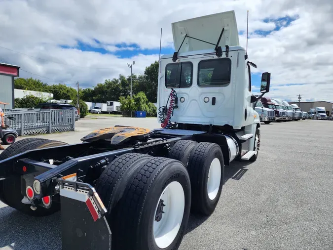 2019 FREIGHTLINER/MERCEDES CASCADIA 125