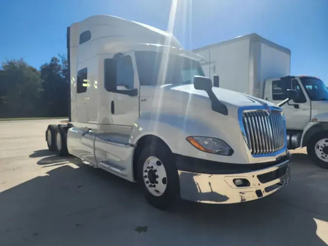 2019 NAVISTAR INTERNATIONAL LT625 SLPR CAB