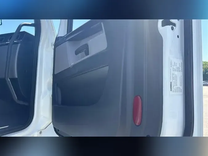 2020 FREIGHTLINER CA126