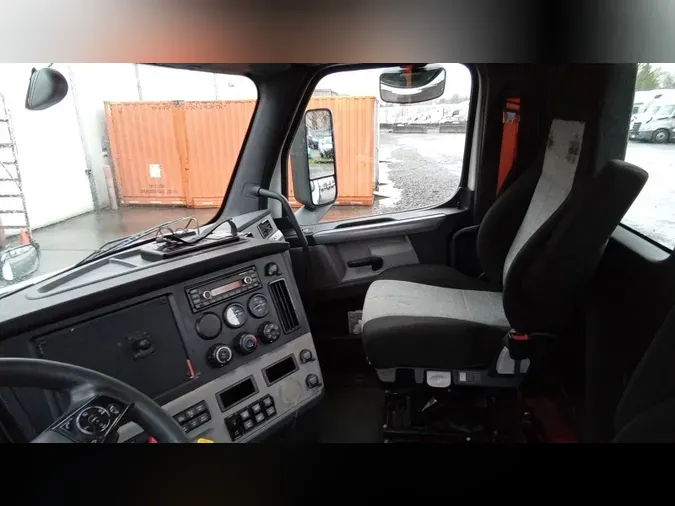 2020 Freightliner Cascadia 126
