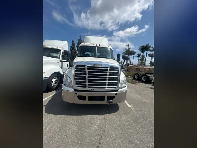 2018 FREIGHTLINER/MERCEDES CASCADIA 125