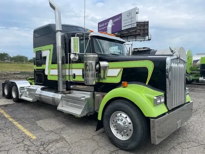 2019 KENWORTH W900