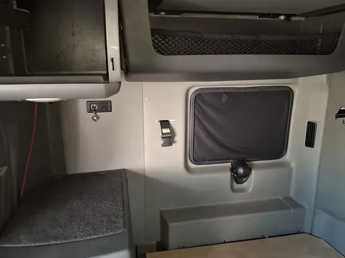 2019 NAVISTAR INTERNATIONAL LT625 SLPR CAB