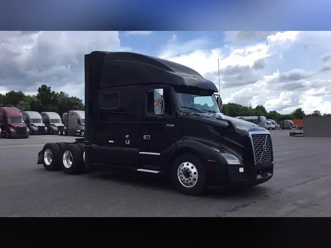2023 Volvo VNL86076cbefc79a9e2a6dbf0f6c0a5d441f98