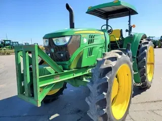 2016 John Deere 6120M