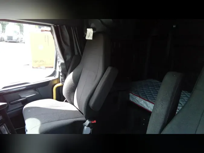 2023 Freightliner Cascadia 126