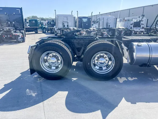 2026 KENWORTH T880