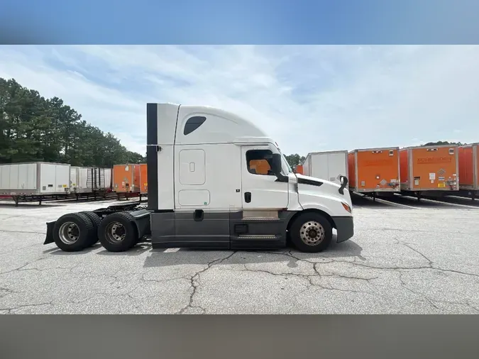 2023 Freightliner Cascadia 126