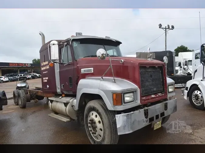 2000 MACK CH613