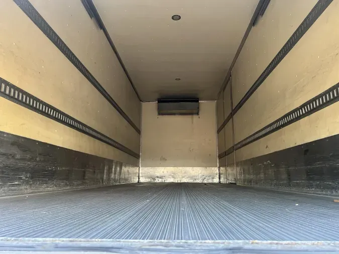 2018 Peterbilt 337