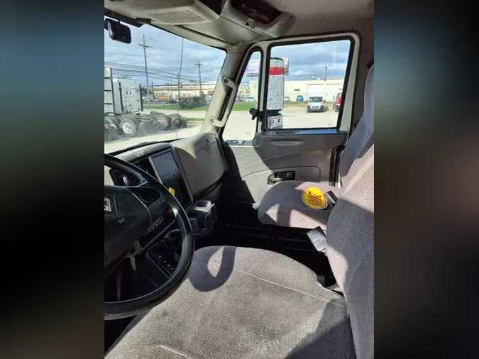 2018 NAVISTAR INTERNATIONAL 4300