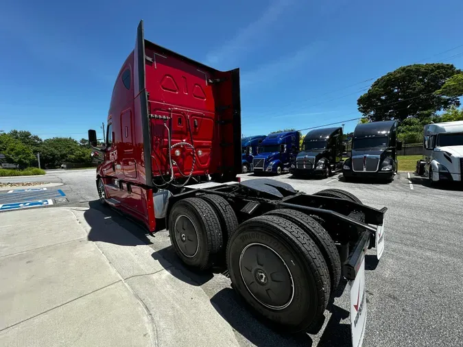 2021 Freightliner Cascadia 126