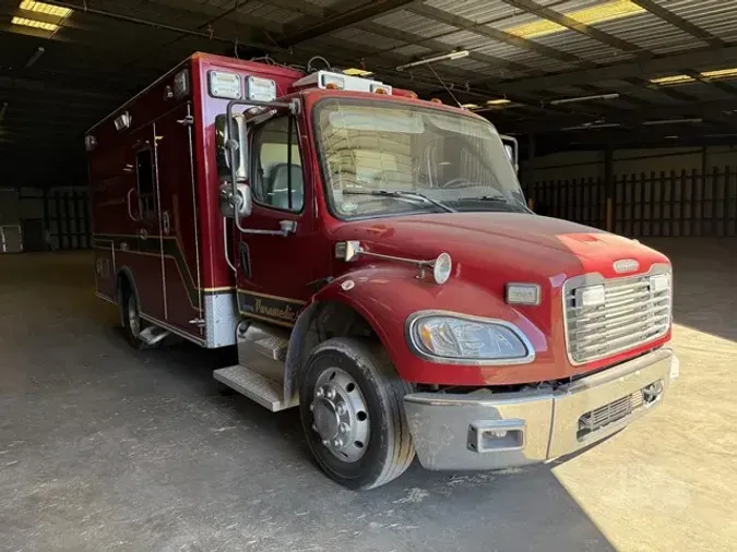 2011 FREIGHTLINER BUSINESS CLASS M2 106