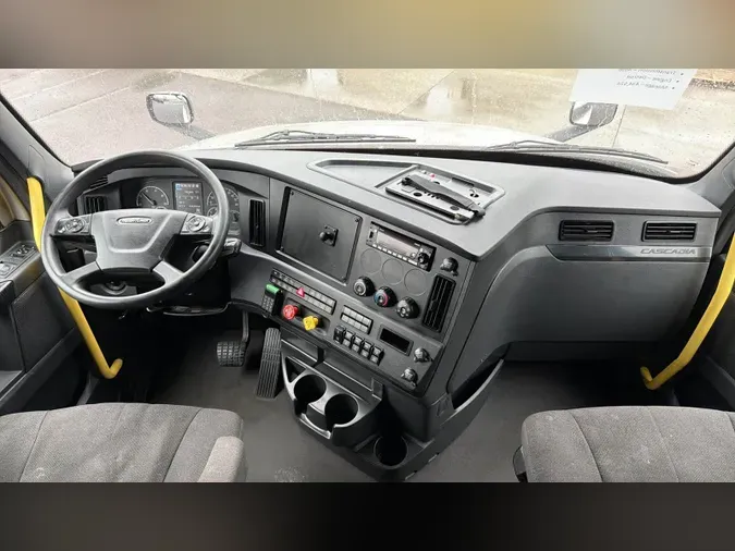 2025 Freightliner Cascadia 126