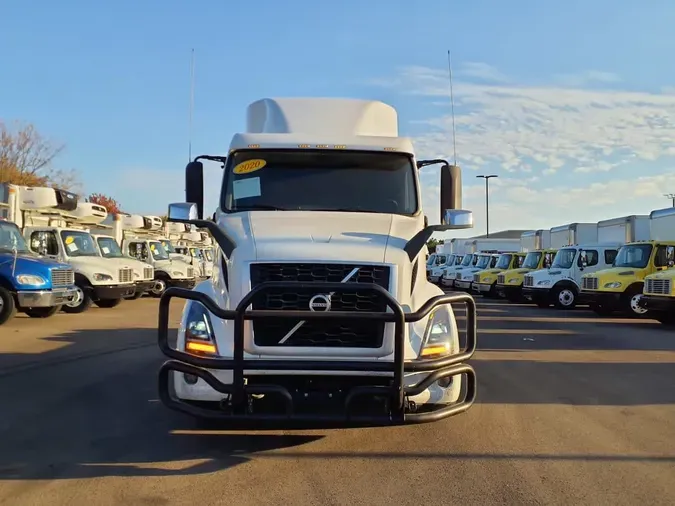 2020 VOLVO VNR64T-640