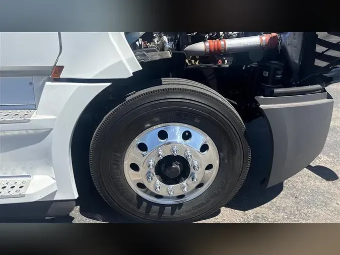 2022 FREIGHTLINER CA126