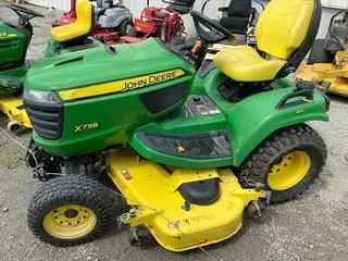 2013 John Deere X738