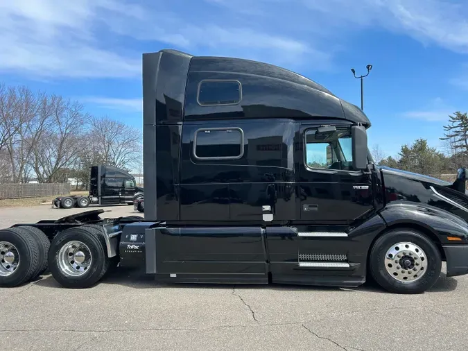2021 Volvo VNL 860