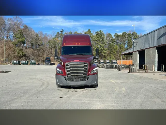 2023 Freightliner Cascadia 126