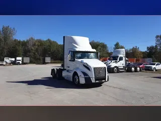 2020 Volvo VNL300