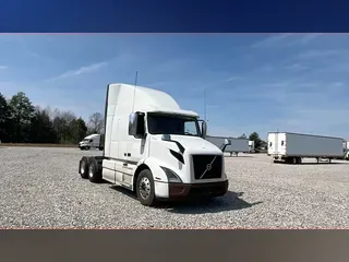 2020 Volvo VNR64T640