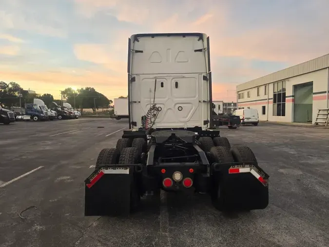 2021 FREIGHTLINER/MERCEDES NEW CASCADIA PX126647700bdafa326ee6ec246ec097eeb9b9f