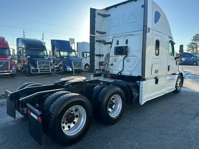 2019 Freightliner Cascadia 126