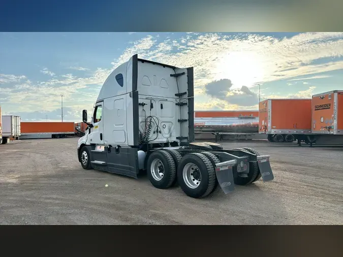 2021 Freightliner Cascadia