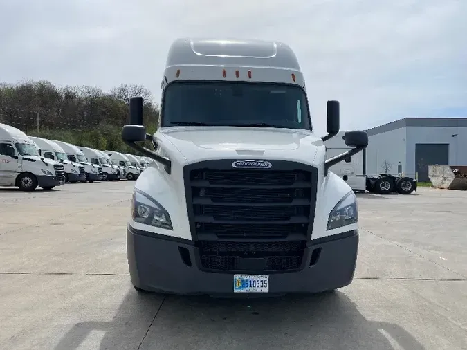 2019 Freightliner T12664ST