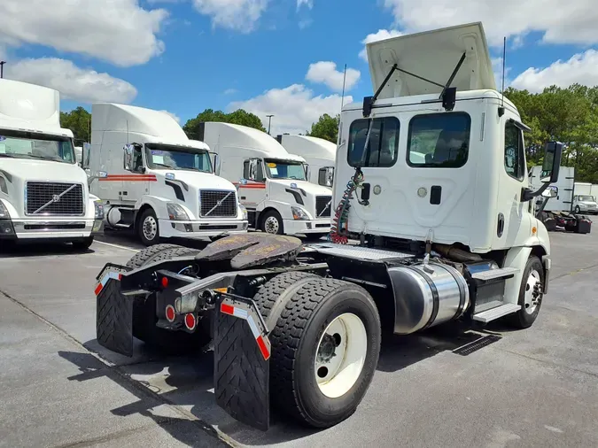 2016 FREIGHTLINER/MERCEDES CASCADIA 113