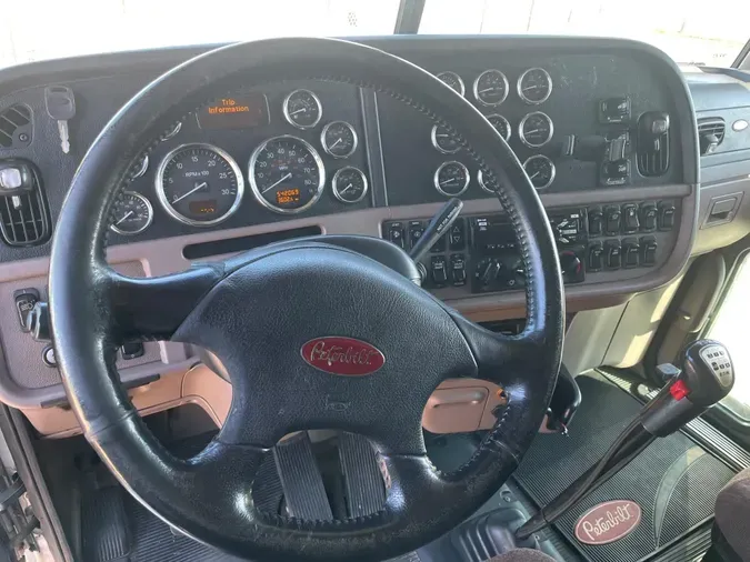 2019 Peterbilt 389