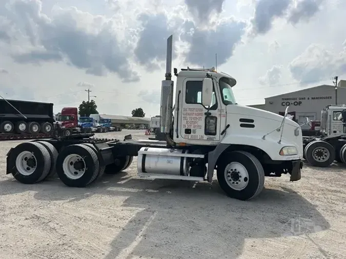 2006 MACK VISION CXN613