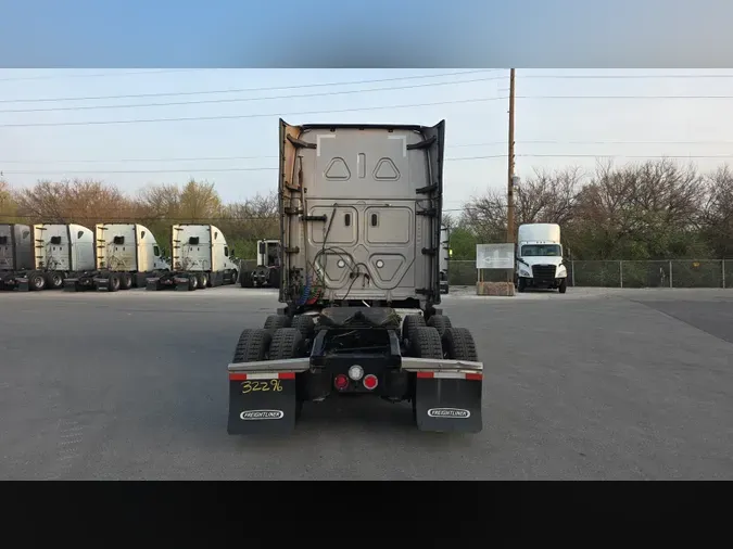 2024 Freightliner Cascadia 126